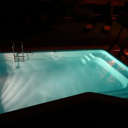 Pool House Vila *